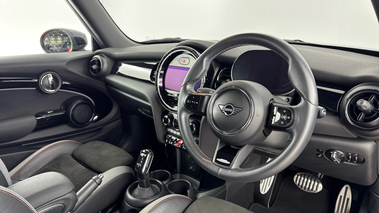 MINI Hatchback 1.5 Cooper Sport 3dr Auto [Nav Pack] Petrol Hatchback